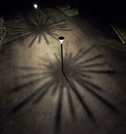 Metronomis LED 灯具打造出缤纷绚丽的地面效果