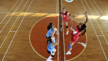Multipurpose sports hall lighting - Philips flood lighting