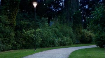Belysningen förhöjer hela parken.