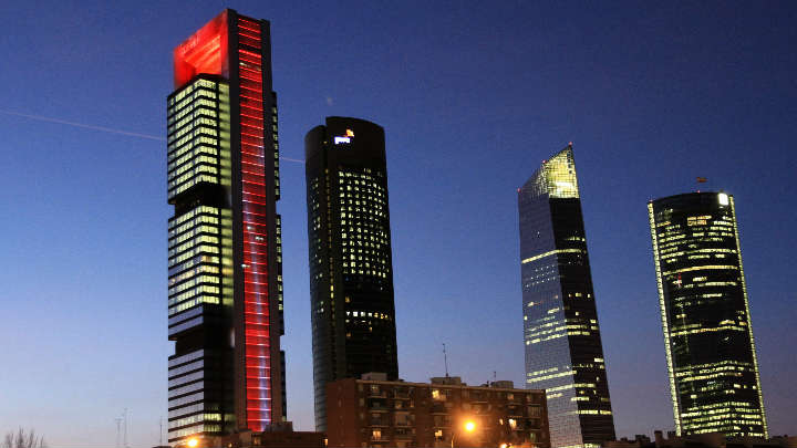 Dynamic LED lighting – remote controls