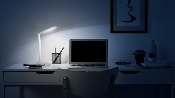 Philips Breeze Desk Lights Image