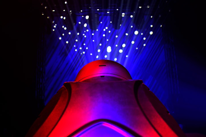 VL3600 PROFILE IP red and blue with dots of light