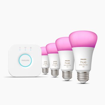 Ampoules connectées Philips Hue et Hu Bridge sur fond blanc