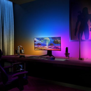Configuración de juegos de PC de un solo monitor y luces inteligentes de colores que lo rodean