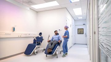 Iluminación que energiza al personal y ayuda a los pacientes a relajarse